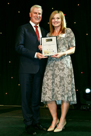 Hon Michael McCormack MP & Karen Robinson - Photo No: 0436c